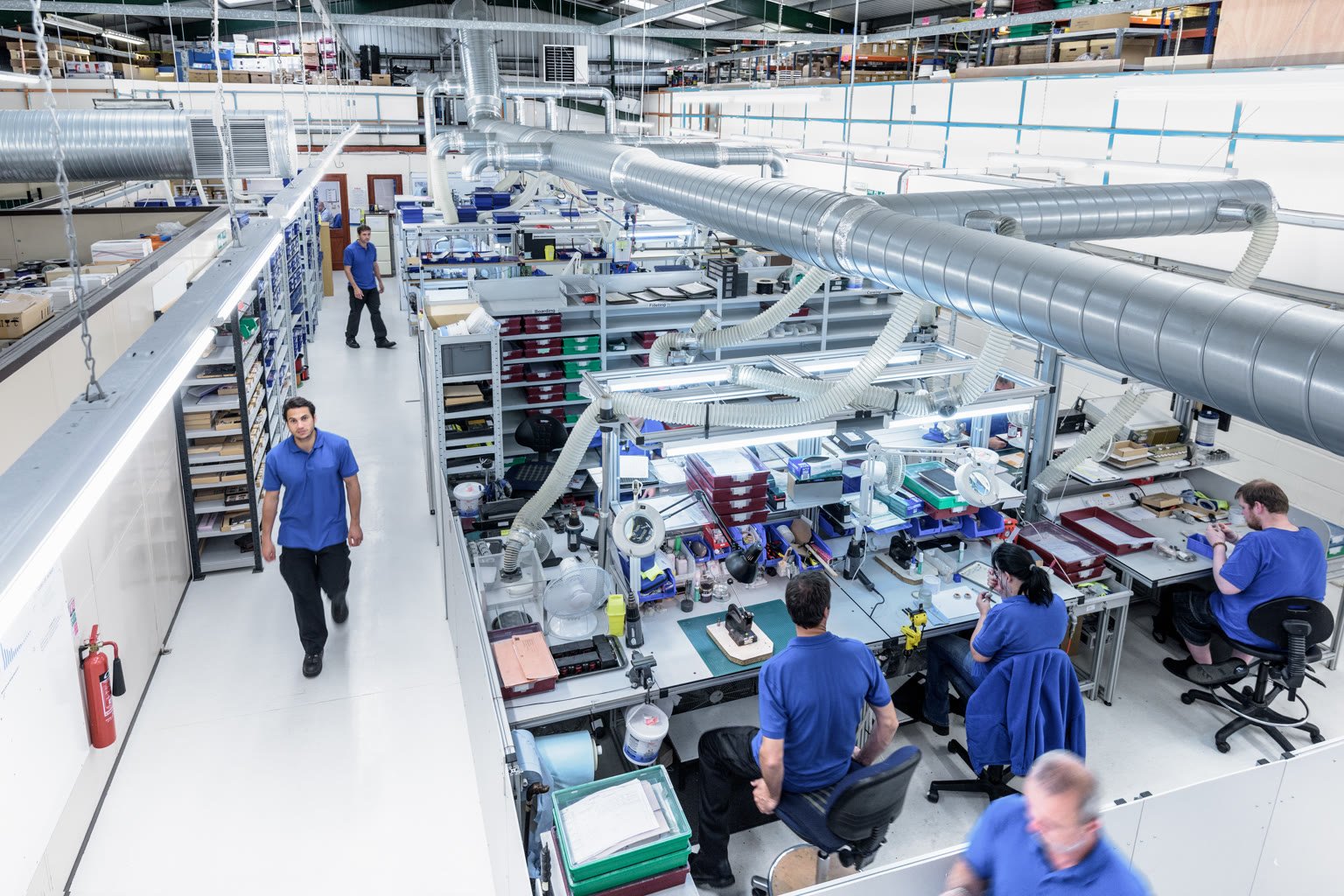 Fertigungslinie im Überblick – KI im Mittelstand beginnt bei geklärten Abläufen